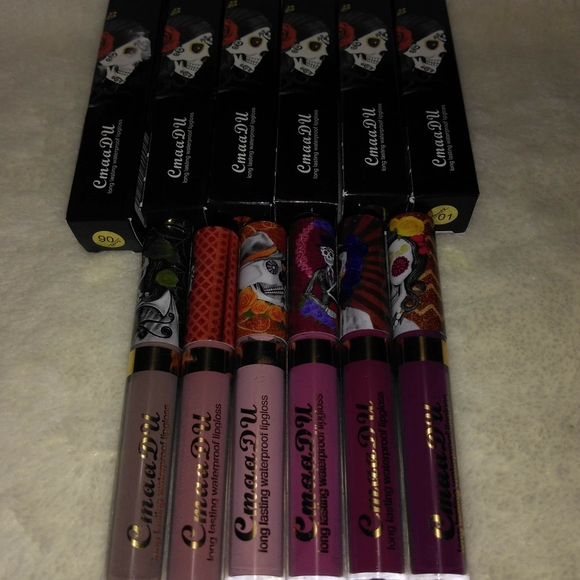 Lipstick - Picture 8 of 8